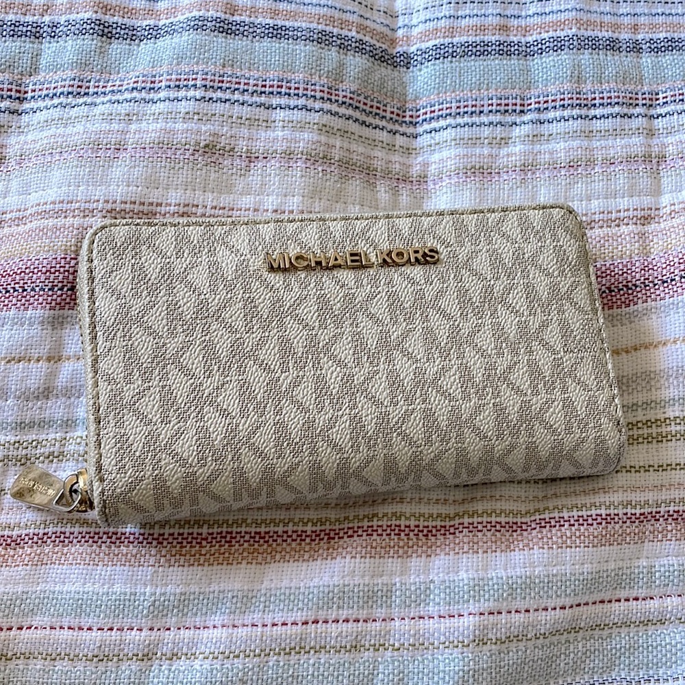 Michael Kors wallet